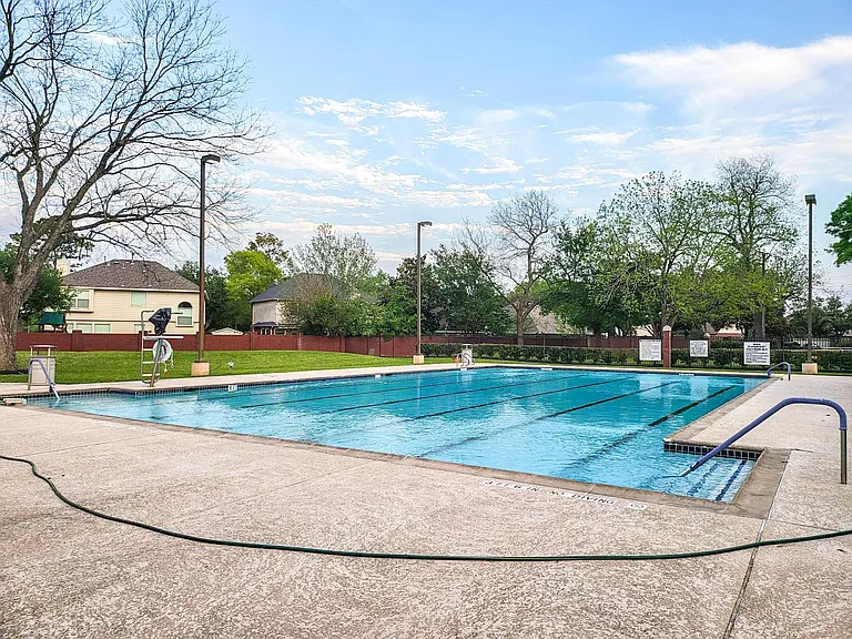 419 Thorpe Springs Dr — Photo 8