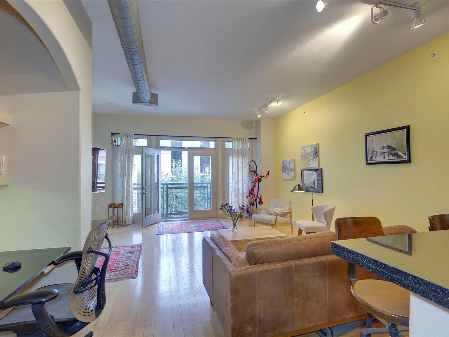 1 bed, 1.0 bath, 869 sqft, $2,275 — Photo 3