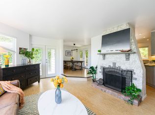 3341 Marine Dr, West Vancouver, BC V7V1M8
