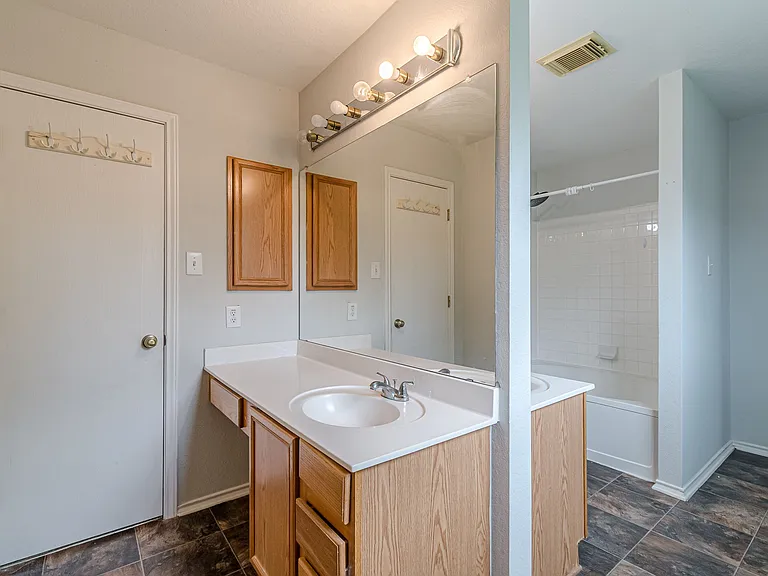 164 Springtree Holw — Photo 38