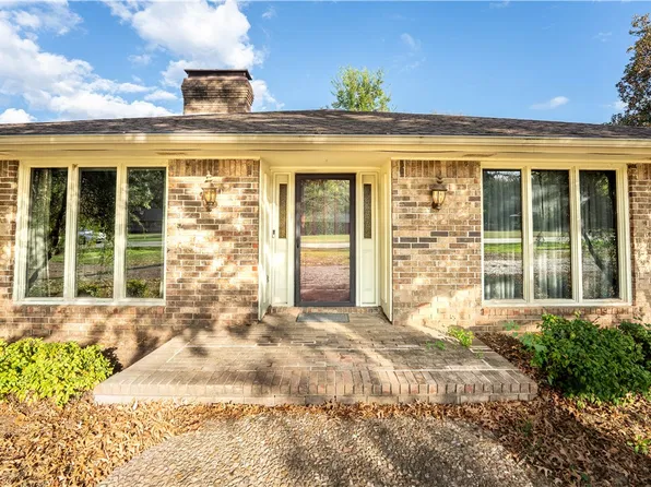 2411 S 46th St, Fort Smith, AR 72903