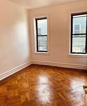 4th image of 11305 101st Ave APT 2R