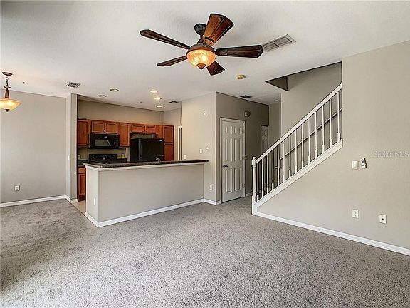 3rd image of 2334 Grand Central Pkwy APT 15