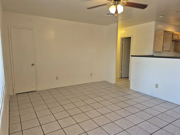 2810 E Norton Vis — Photo 5