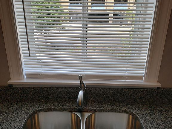 5th image of 2200 Scoville Ave Unit 302