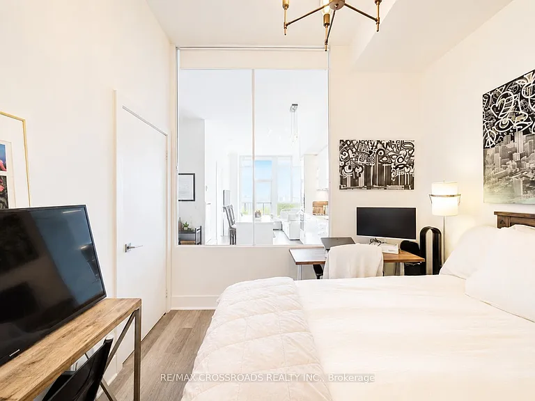 32 Davenport Rd #2406 — Photo 8