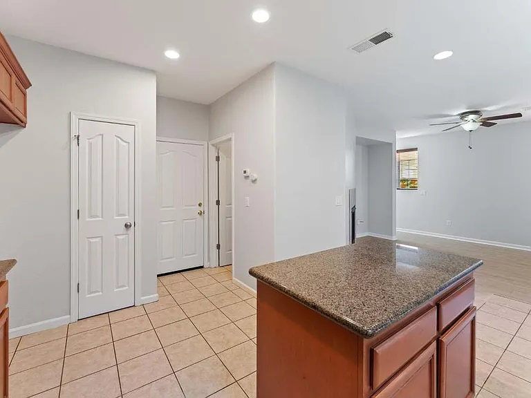 301 Candela Cir — Photo 15