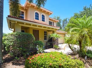 633 Castle Dr, Palm Beach Gardens, FL 33410