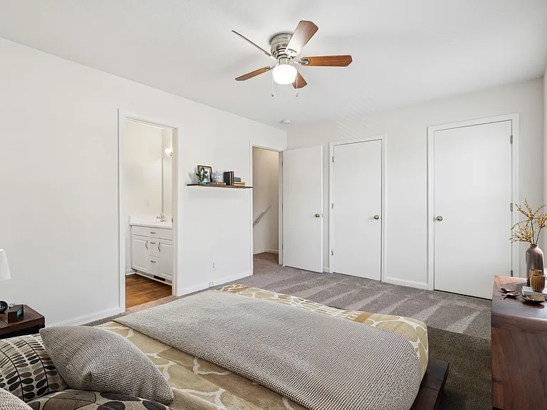 Two Bedroom B - 2 Bed / 1.5 Bath - 1,050 Sq.Ft.