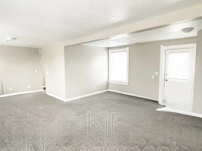 2248 Broadway St #UPPER — Photo 6