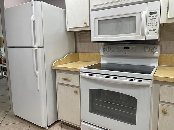 4th image of 506 Davis Road #78