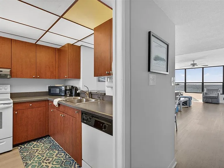 300 Woodette Dr #404B — Photo 17