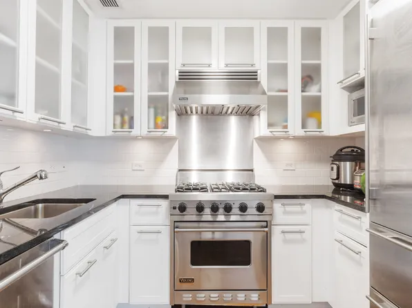 45 Park Avenue image 2 of 8