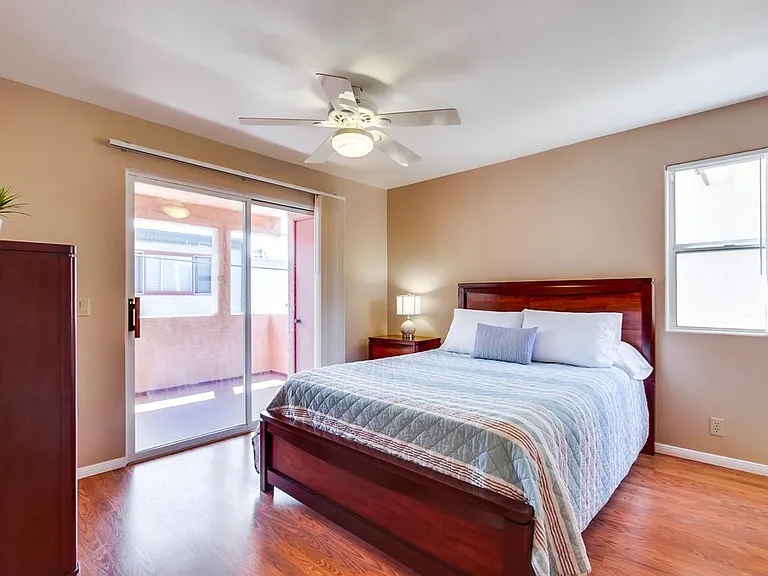 831 Allerton Ct — Photo 48