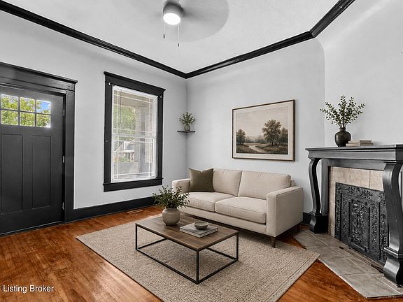 4th image of 2121 E Elm St