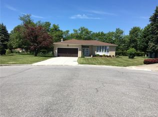 1 Leo Ct, West Seneca, NY
