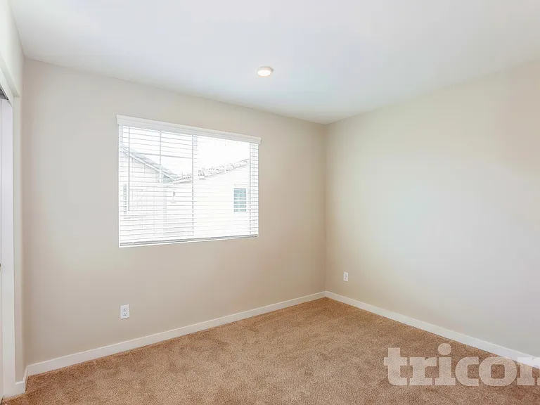 28207 Luther Dr — Photo 10