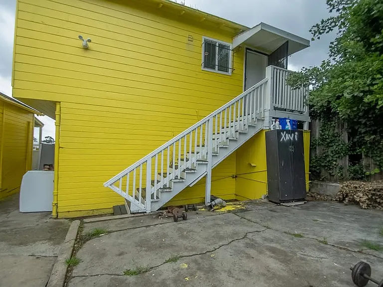 7966 Macarthur Blvd #B — Photo 1
