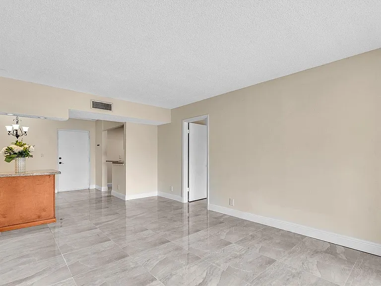 470 NW 20th St #3020 — Photo 12