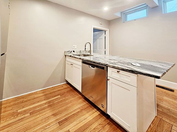 4th image of 37 Sheafe St APT 8