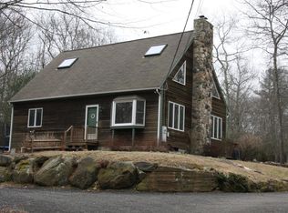 1860 C S County Trl, South Kingstown, RI 02892