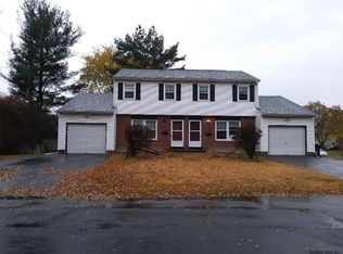 26 Commodore St, Albany, NY 12205