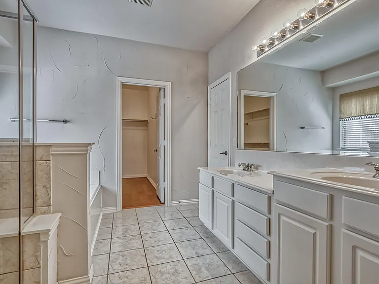 4609 Pine Brook Dr — Photo 10