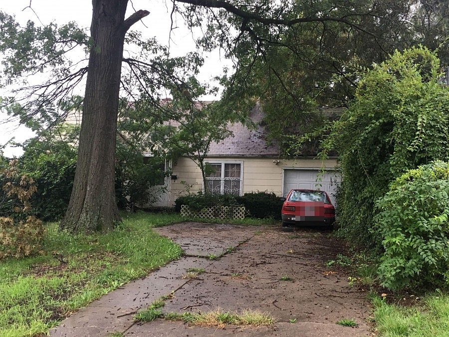 1st image of 4287 E 62nd St