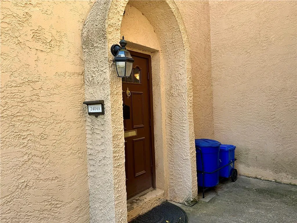 2 bed, 2.0 bath, 1129 sqft, $2,000 — Photo 3