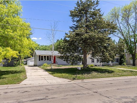 2nd image of 1605 4th St SW