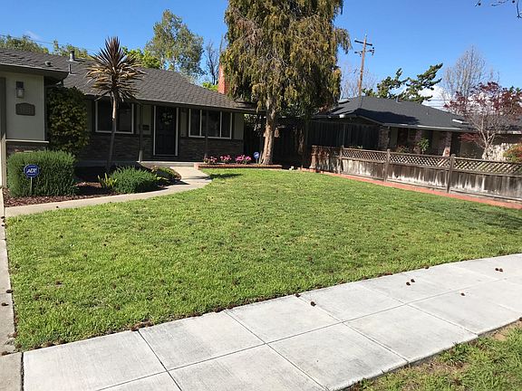 3rd image of 1841 Comstock Ln