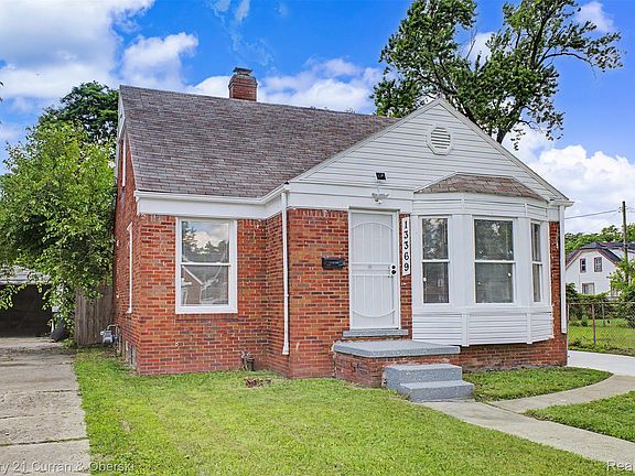 3rd image of 13369 Hubbell St