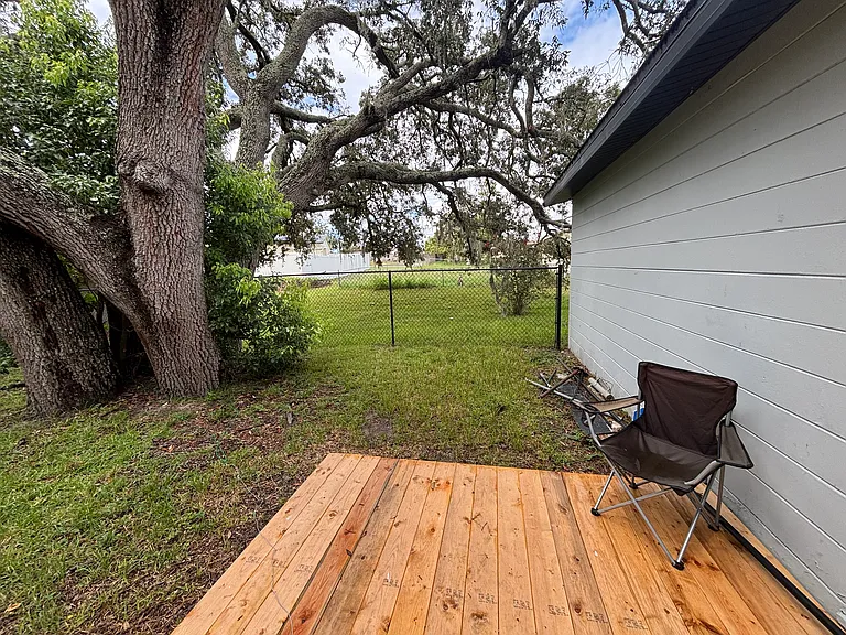 9659 Bayside Ct — Photo 17