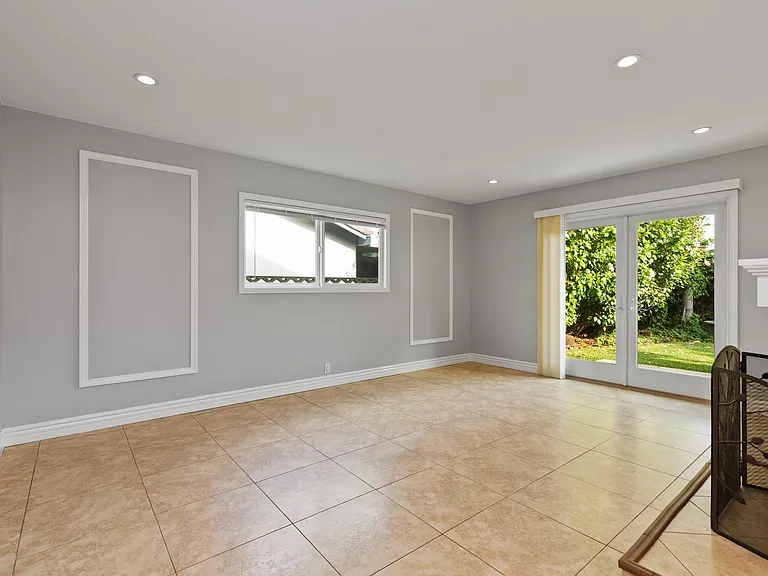831 E Hoover Ave — Photo 13