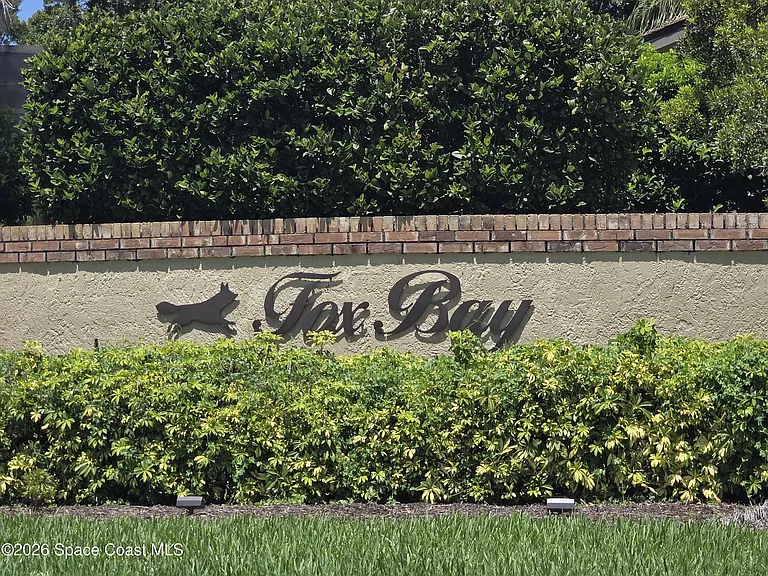 1825 Fox Bay Dr — Photo 3