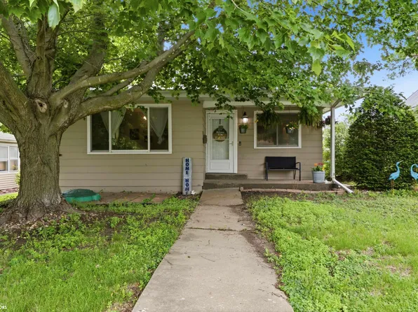 310 N Pine St, New London, IA 52645