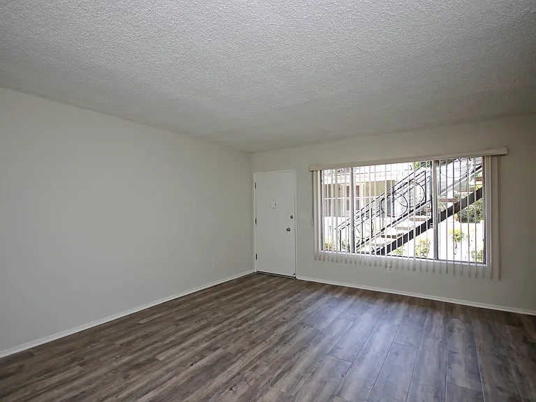 567 N Holliston Ave #1 — Photo 7