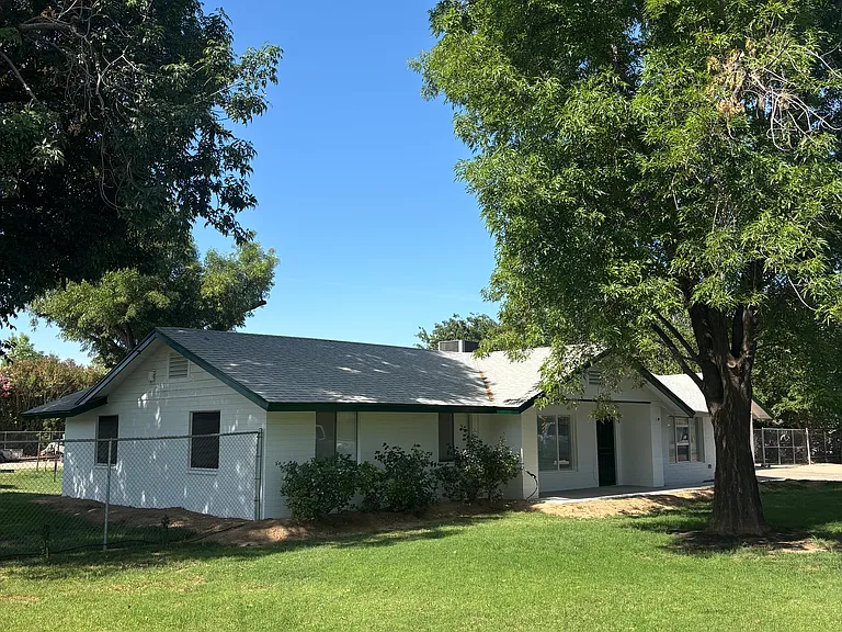 2959 E Backus Rd — Photo 2