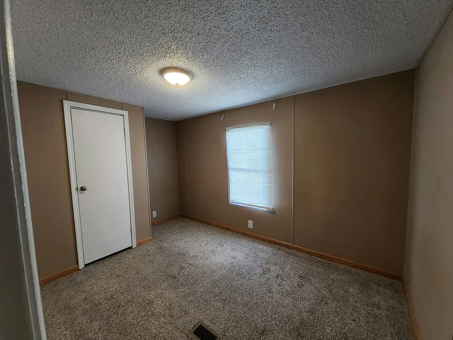 202 Dawson Drive — Photo 1