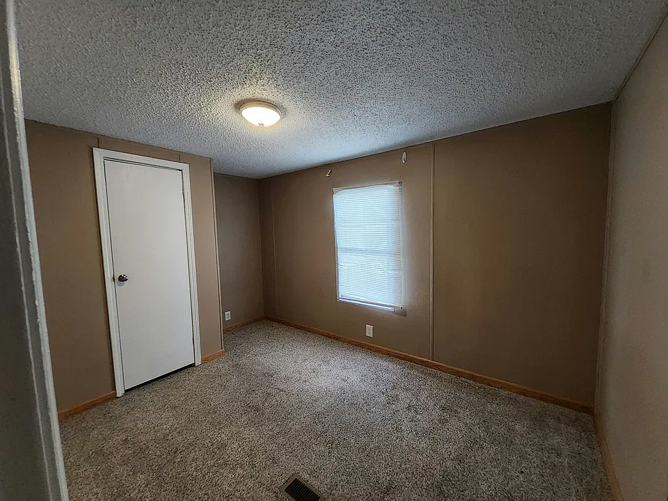 202 Dawson Dr