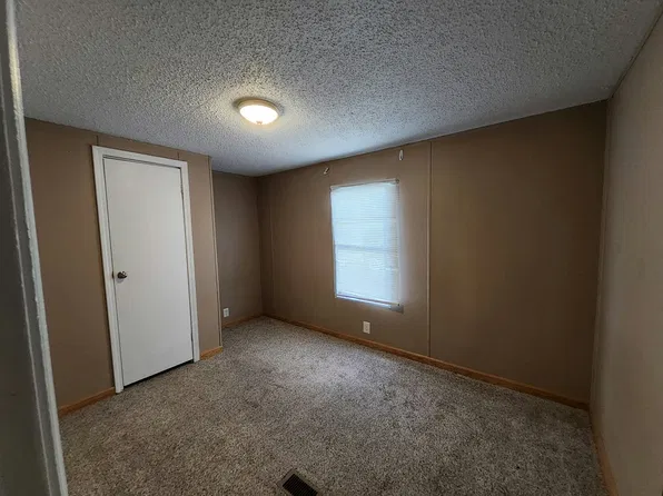 202 Dawson Dr, Columbia, TN 38401