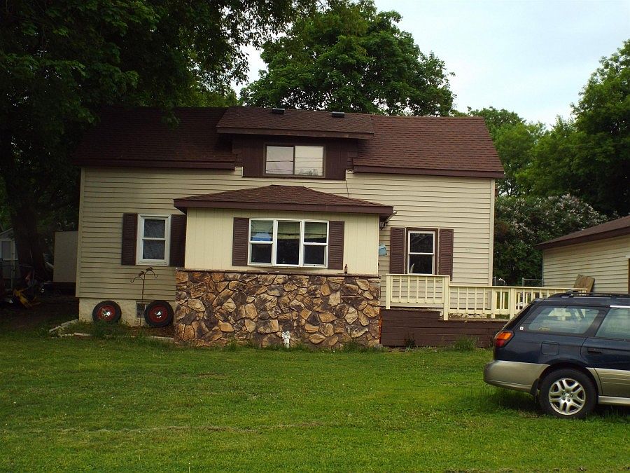 1st image of 411 Norway St