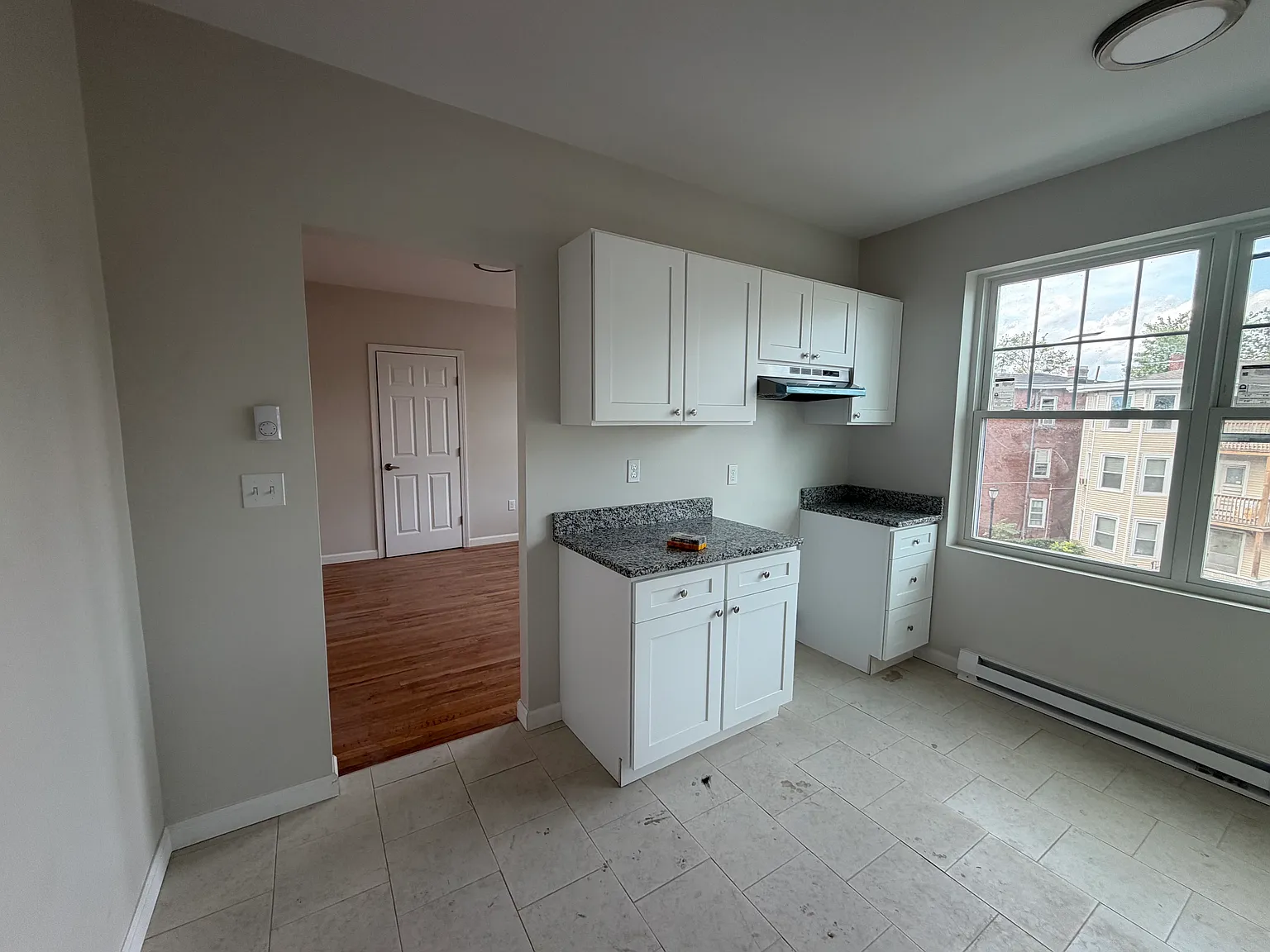 2 bed, 750 sqft, $1,500 — Photo 3