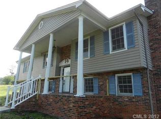 1205 Mays Chapel Cir, Newton, NC 28658