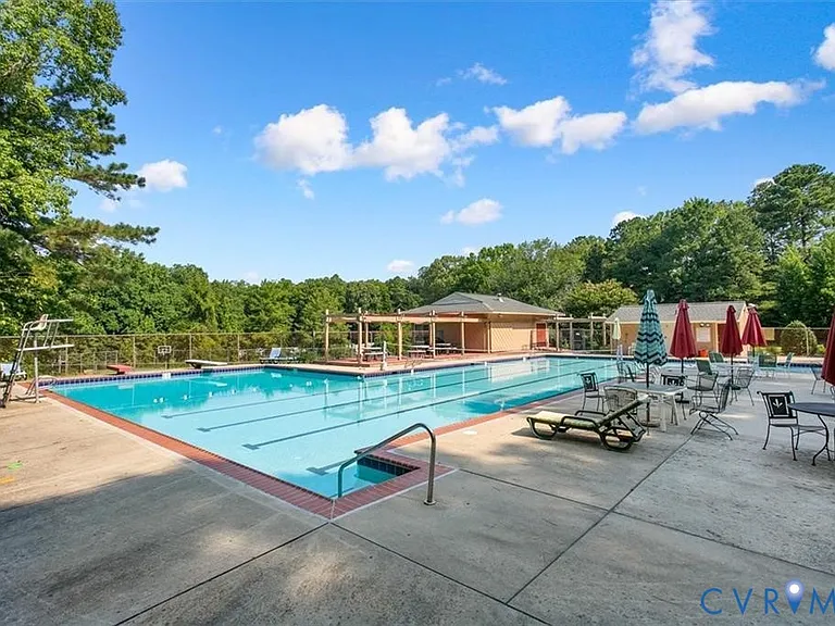 70 Summer E — Photo 30