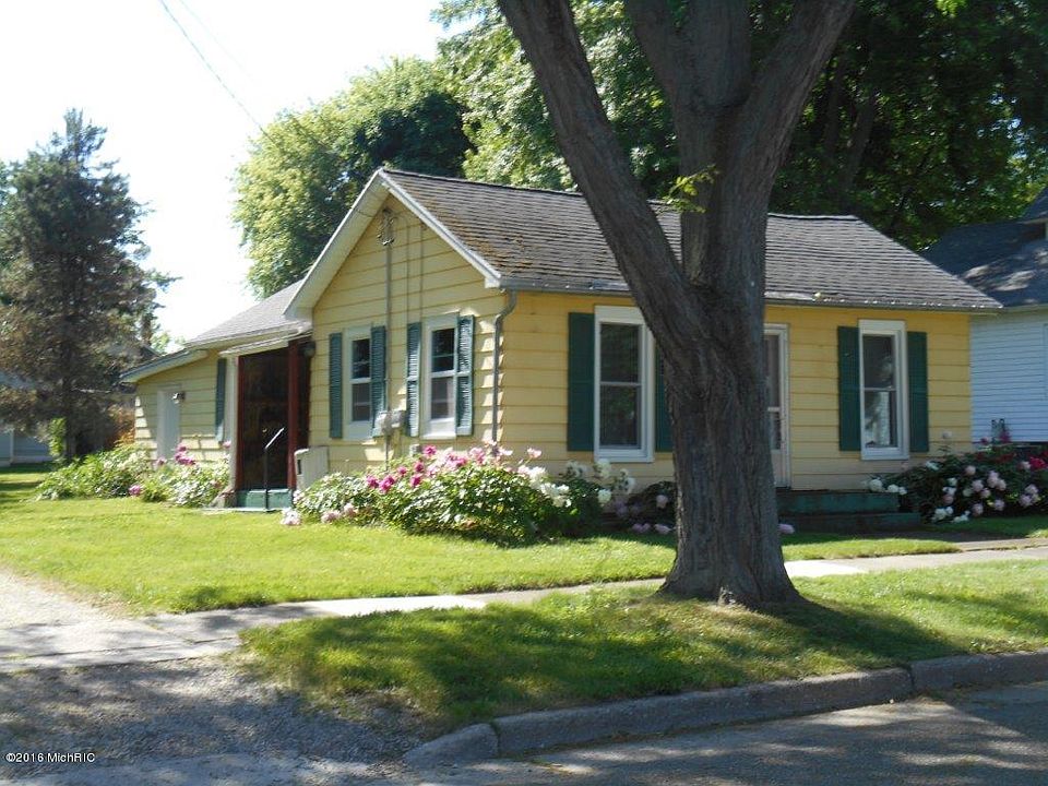217 Pleasant Ave SE, Caledonia, MI 49316 Zillow