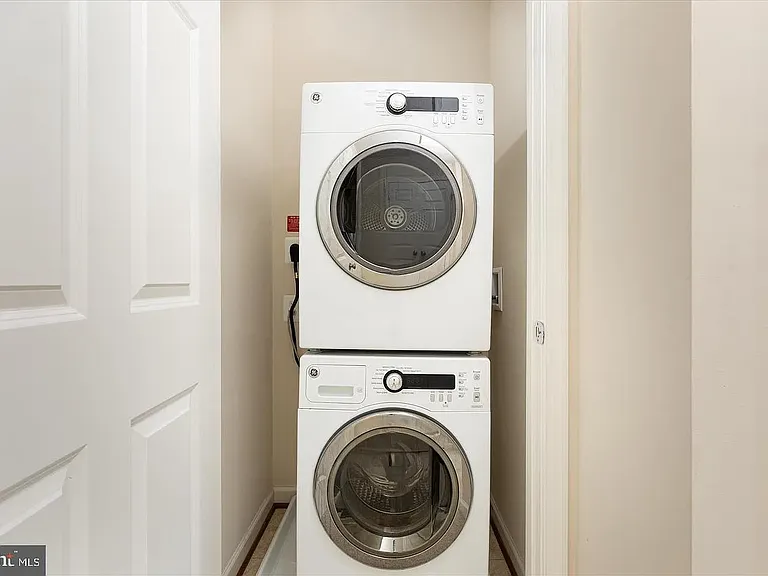 109 Splendor Garden Way — Photo 20
