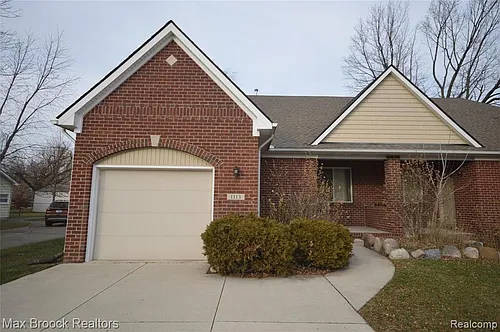 1115 Birchwood Dr Photo 1