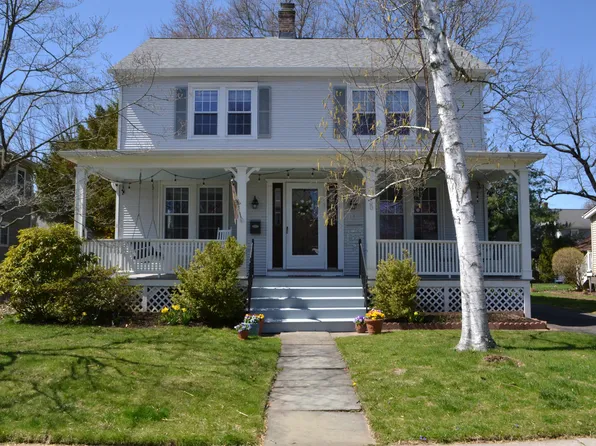 55 Arundel Ave, West Hartford, CT 06107