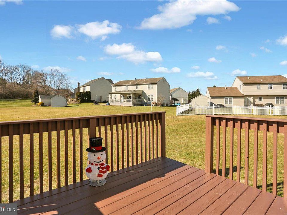 132 Nicole Way, Sinking Spring, PA 19608 Zillow